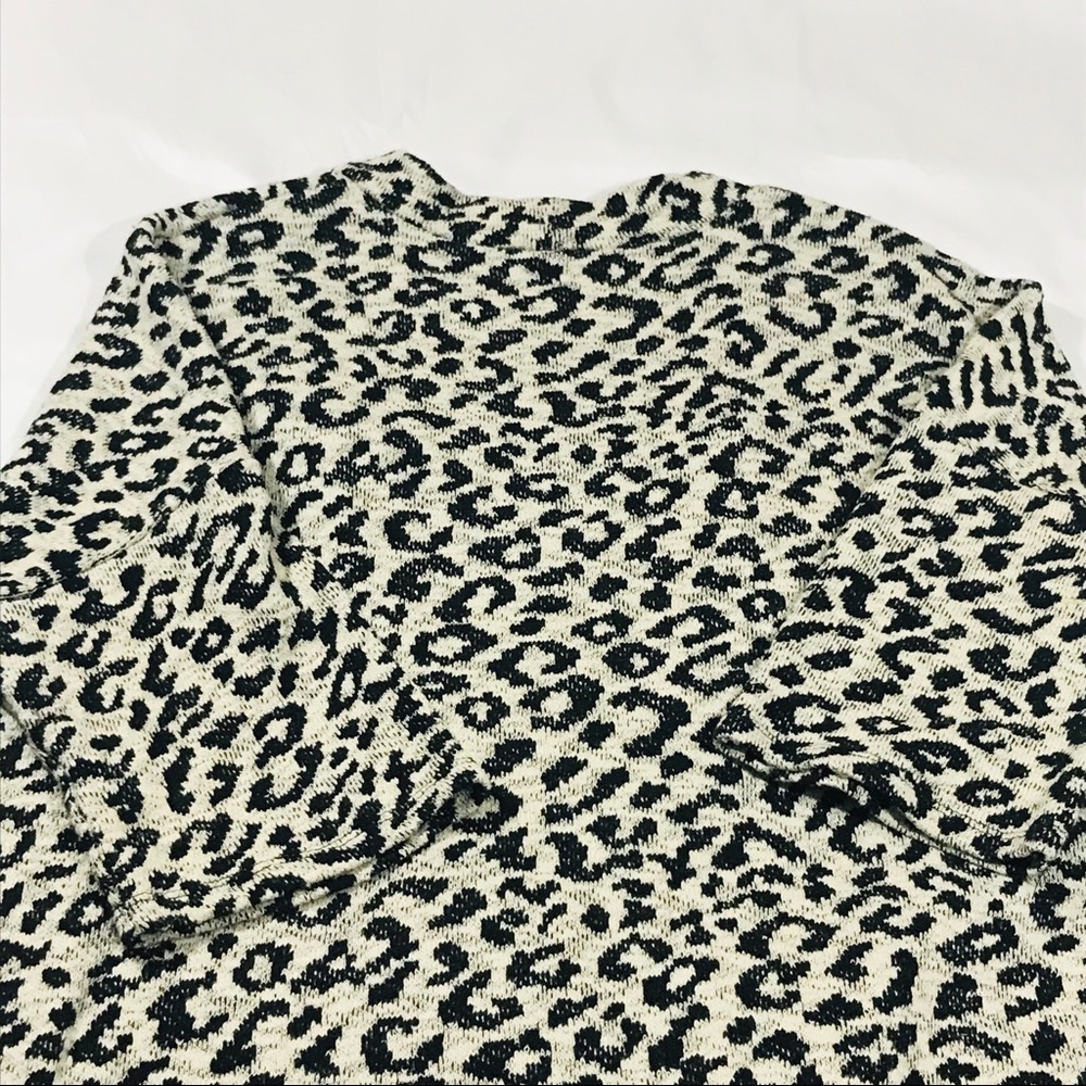 Women’s Attention Cardigan - Picture 5 of 7
